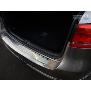 Ochranná lišta hrany kufru VW Passat B7 2010-2014 (combi)