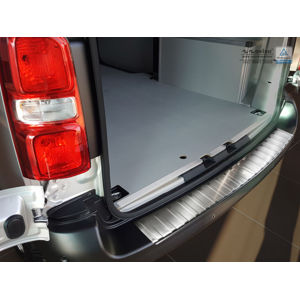 Ochranná lišta hrany kufru Toyota ProAce Verso 2016- (plastový nárazník)