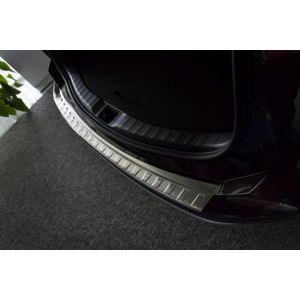 Ochranná lišta hrany kufru Toyota RAV4 2016-2018 (po faceliftu)