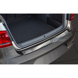 Ochranná lišta hrany kufru VW Passat B8 2015- (sedan, matná)