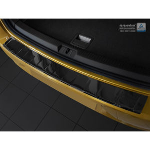 Ochranná lišta hrany kufru VW Golf VII. 2012-2019 (hb, carbon)