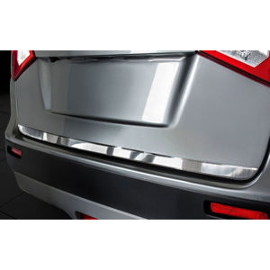 Ozdobná lišta dveří kufru Suzuki Vitara 2015- (matná)